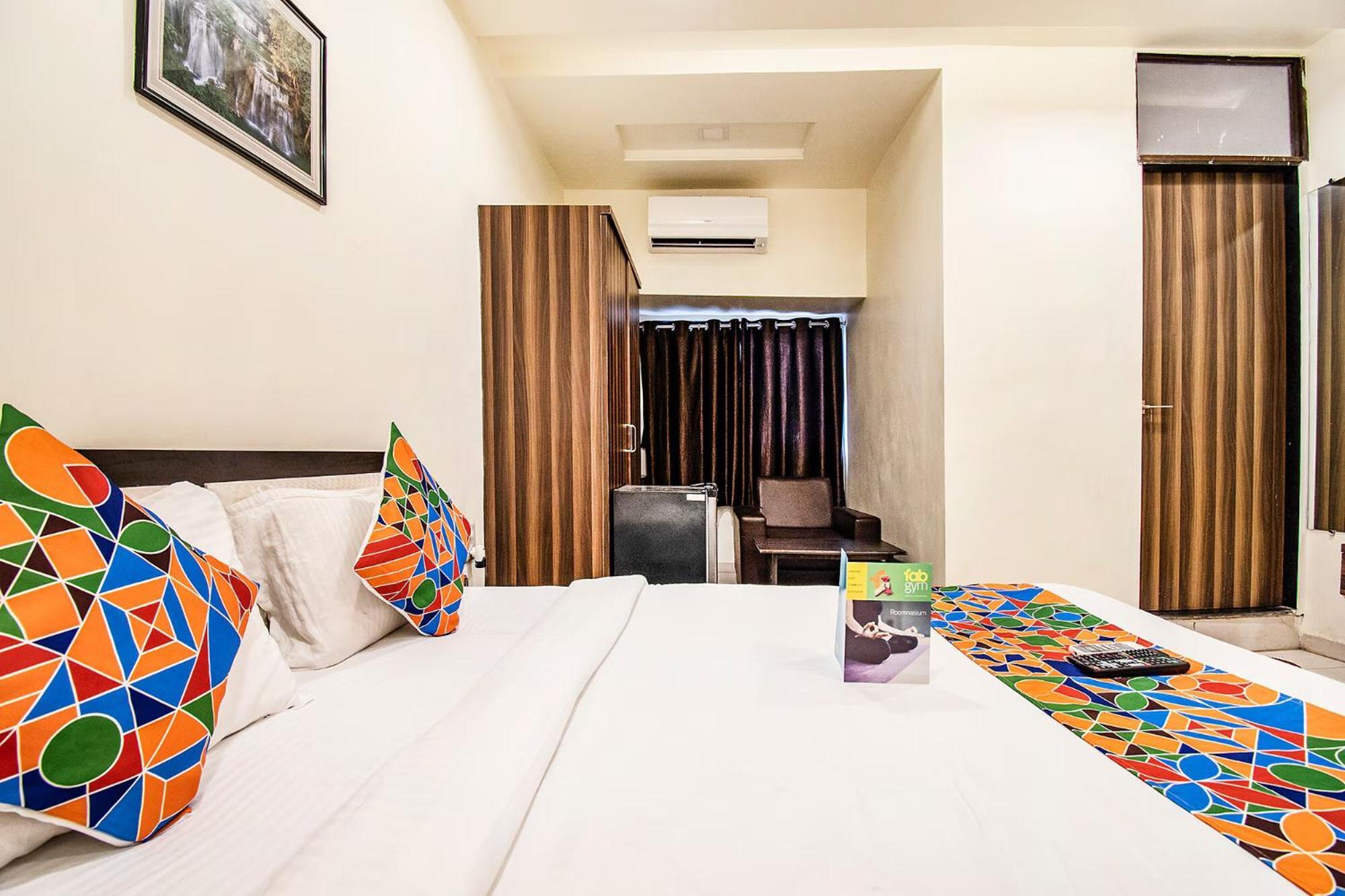 Fabhotel Maher Inn Ахмедабад Экстерьер фото