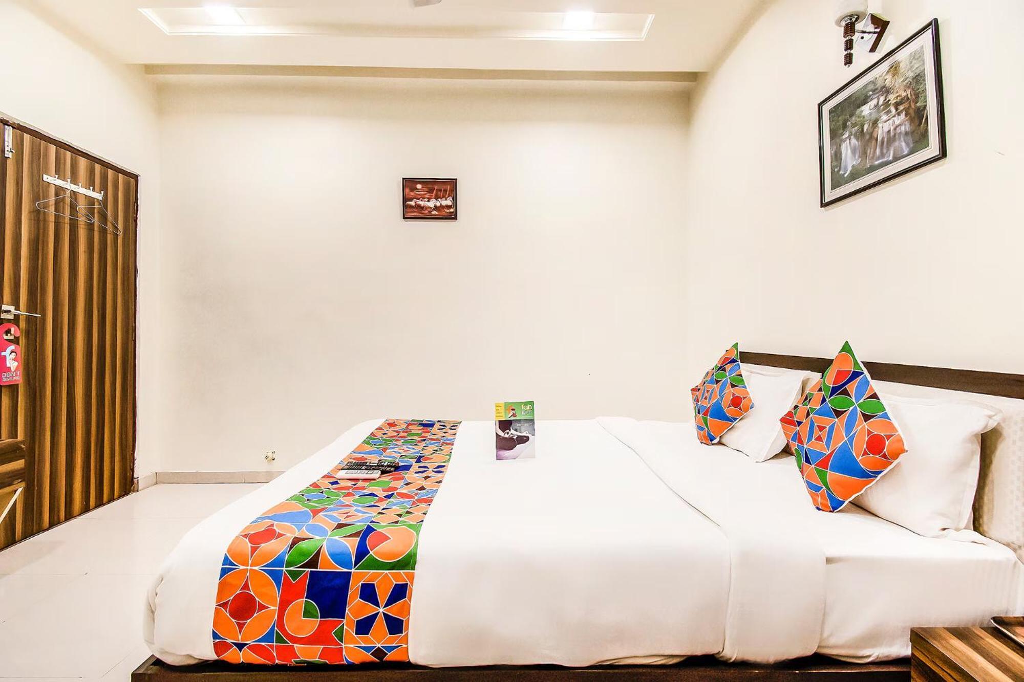 Fabhotel Maher Inn Ахмедабад Экстерьер фото
