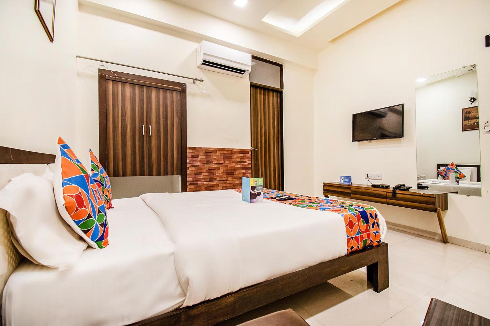 Fabhotel Maher Inn Ахмедабад Экстерьер фото